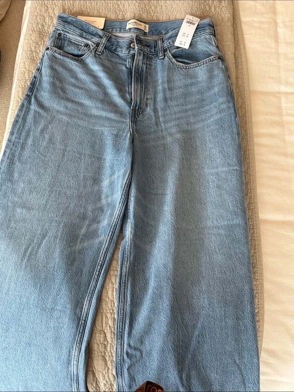 The Crop Wide Leg light Wash High-Rise Jean